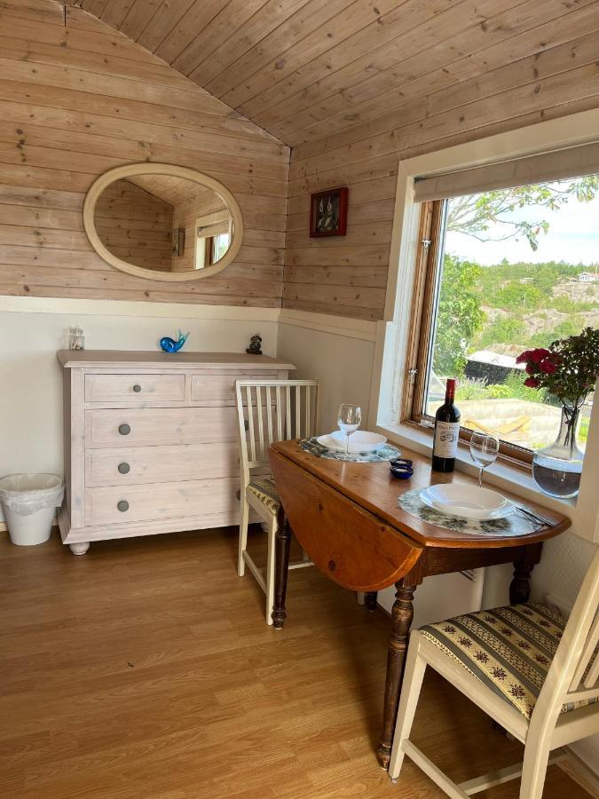 Sea View Chalet Hjalteby
